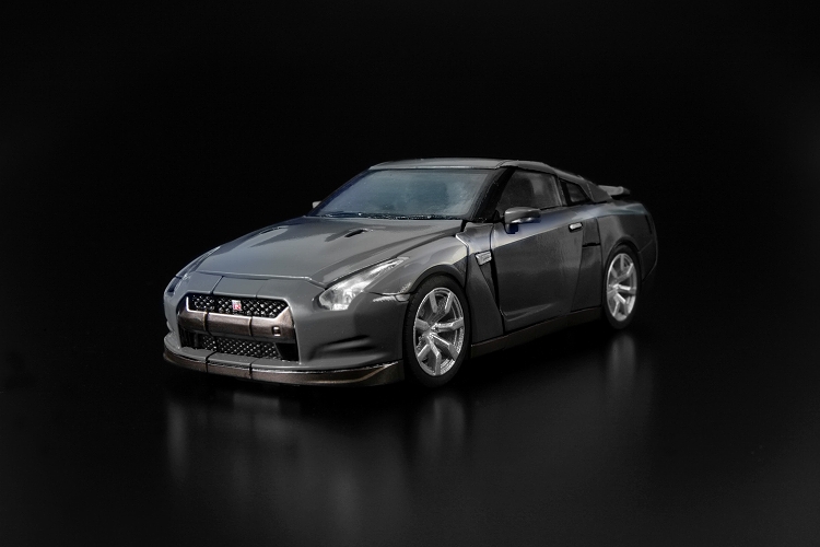 トランスフォーマー オルタニティ/ NISSAN GTR コンボイ スーパーブラック ver - イメージ画像1