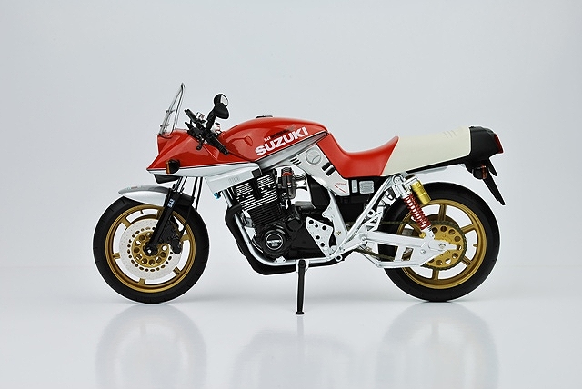 【お取り寄せ終了】1/12 ダイキャストバイク/ YOSHIMURA スズキ GSX1100SE KATANA 刀 1984年 レッド - イメージ画像1