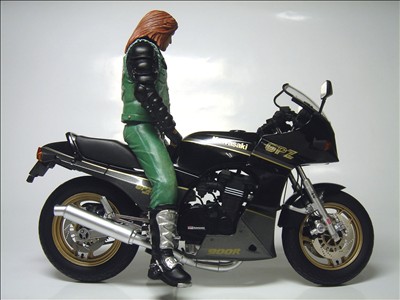 お取り寄せ終了】キリン/ KAWASAKI GPZ900R改 1/12 with チョースケ