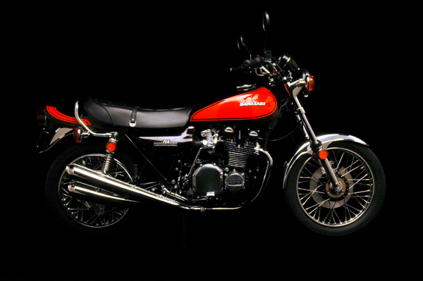 1/6スケール ミュージアムモデル/ Kawasaki 750 RSZ2 1973 キャンディ