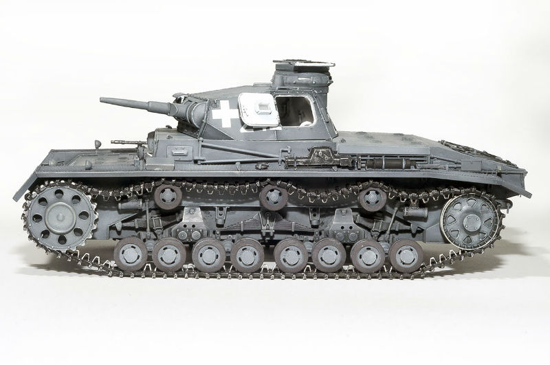III号戦車 D型 1/35 プラモデルキット MA35169 - イメージ画像2