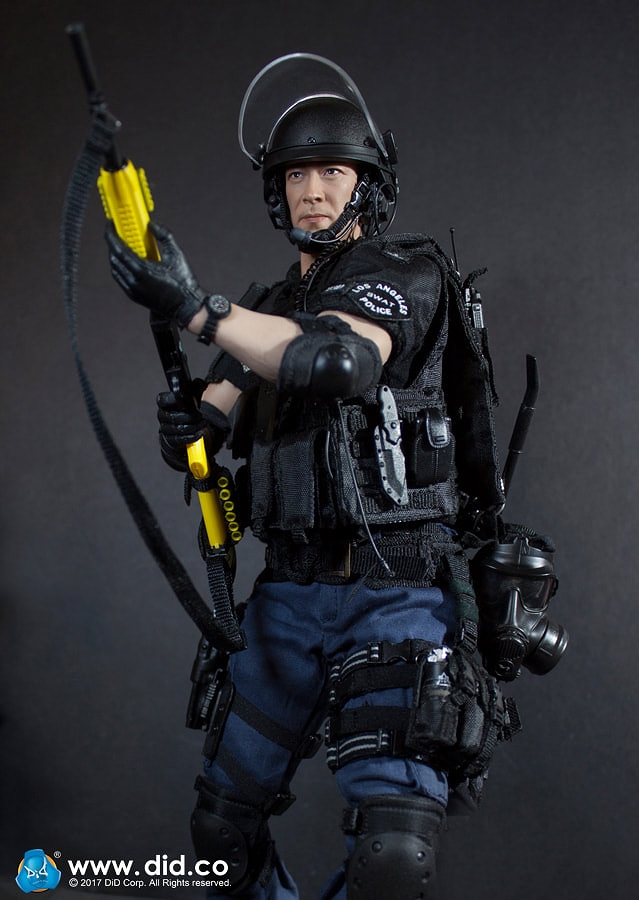 贈り物 1/6 DID LAPD SWAT ミリタリーフィギュア - ミリタリー