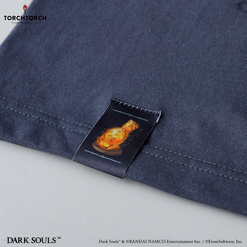 ダークソウル × TORCH TORCH/ 無名の王のTシャツ ディープグレー Mサイズ - イメージ画像2