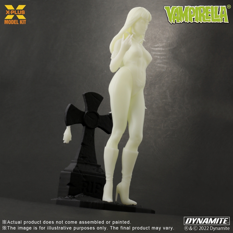 Vampirella/ ヴァンピレラ 1/8 プラモデルキット 蓄光 ver - イメージ画像2