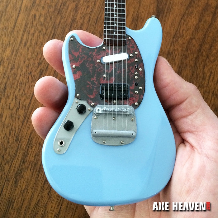 ニルヴァーナ カート・コバーン Fender Mustang Sonic Blue 1/4 ギター ミニチュアモデル - イメージ画像2
