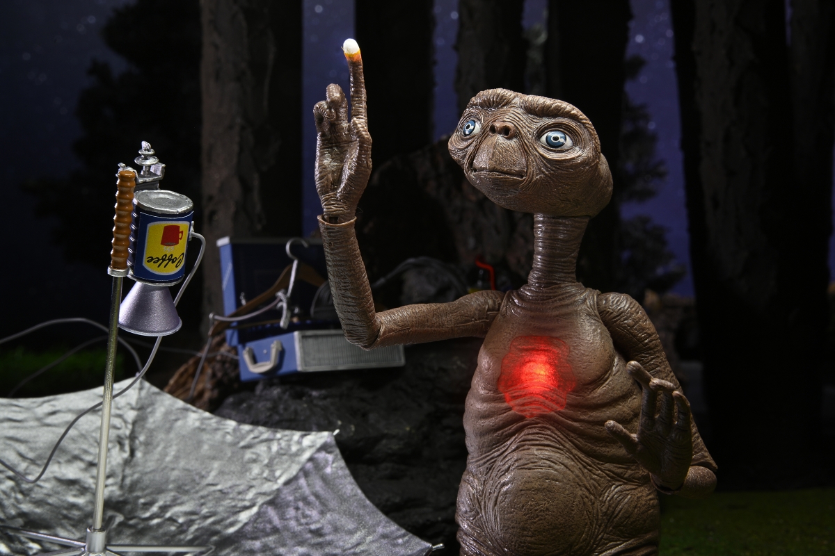 E.T. イーティー/ E.T. LED チェスト 40th アニバーサリー デラックス アルティメット アクションフィギュア - イメージ画像6