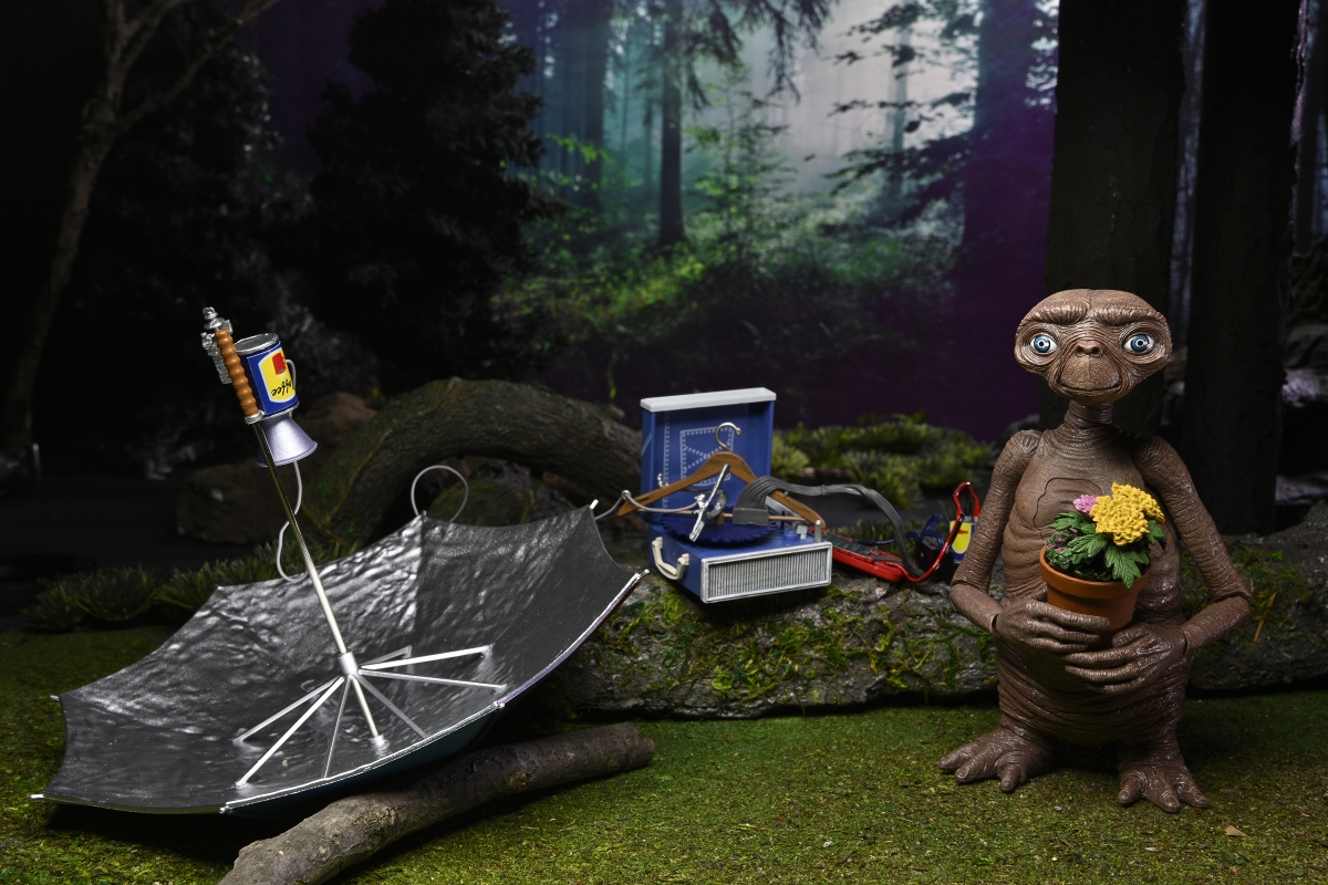 【再入荷】E.T. イーティー/ E.T. LED チェスト 40th アニバーサリー デラックス アルティメット アクションフィギュア - イメージ画像2