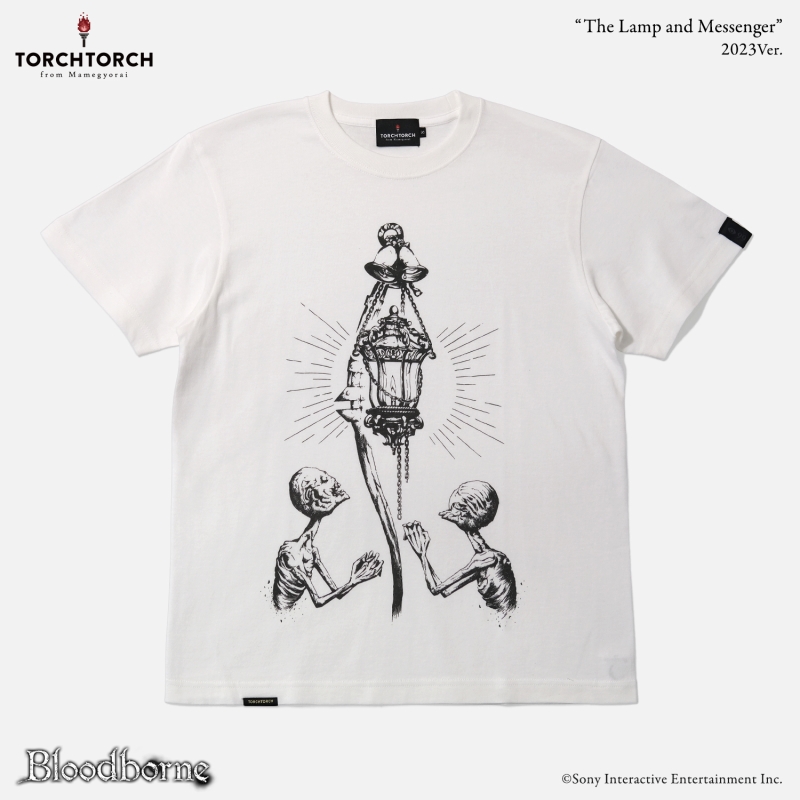 Bloodborne × TORCH TORCH/ Tシャツコレクション: 灯りと使者 2023 ver ホワイト S - イメージ画像1