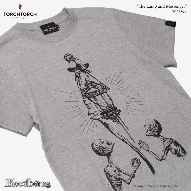 Bloodborne × TORCH TORCH/ Tシャツコレクション: 灯りと使者 2023 ver ヘザーグレー M - イメージ画像2