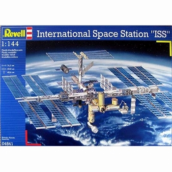 【専用】ドイツレベル社　国際宇宙ステーションISS 　1／144 模型/プラモデル 代引送料無料