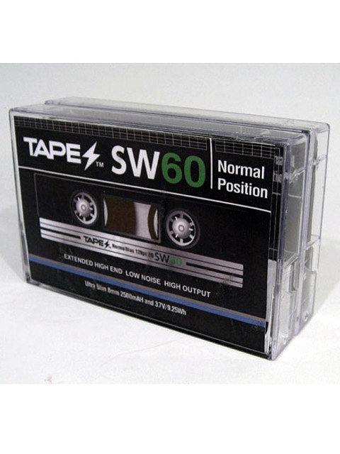 TAPES/ カセットテープ型 バッテリーチャージャー ダブルケースパッケージ ブラック ver