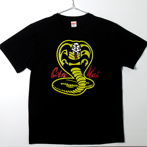 コブラ会 Cobra Kai/ コブラ会 ビッグスネーク ロゴ Tシャツ ブラック Sサイズ