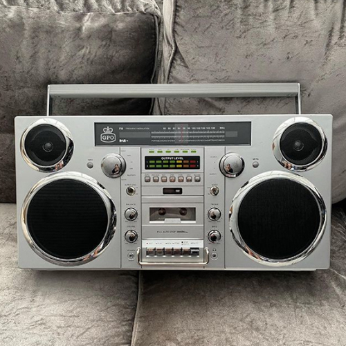 GPO/ 80'sスタイル レトロ ブームボックス シルバーカラー（Bluetooth、CD、カセット、FM/AMラジオ、USB、外部入出力対応モデル）