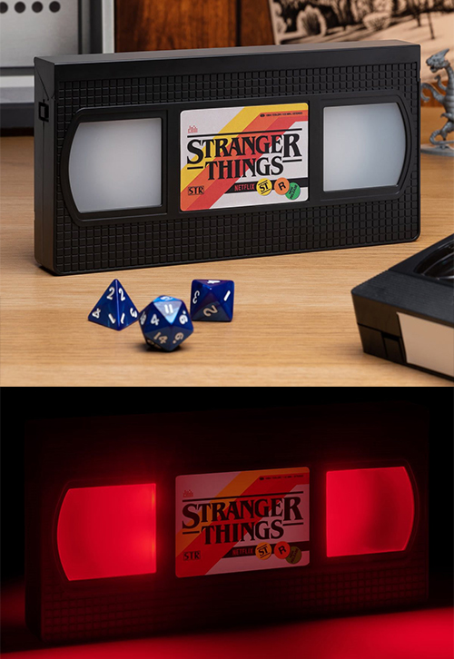 ストレンジャー・シングス 未知の世界/ VHS型 ロゴライト
