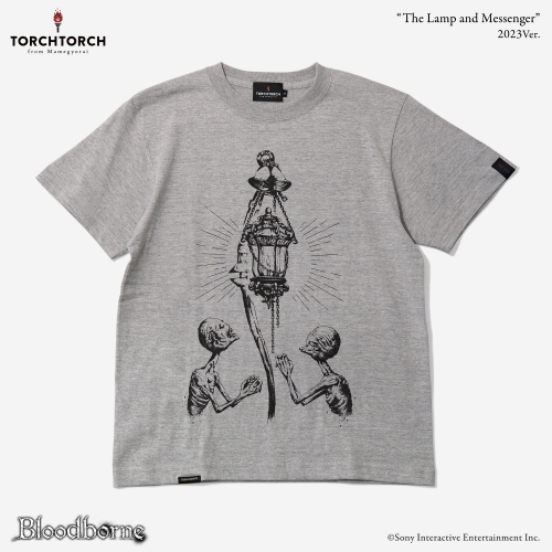 Bloodborne × TORCH TORCH/ Tシャツコレクション: 灯りと使者 2023 ver ヘザーグレー M - イメージ画像