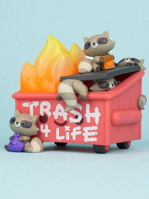 Dumpster Fire/ ダンプスター ファイア with トラッシュパンダ ミニ ビニールフィギュア - イメージ画像