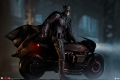 【内金確認後のご予約確定/来店受取不可】THE BATMAN -ザ・バットマン-/ バットマン with バットサイクル プレミアムフォーマット フィギュア - イメージ画像11